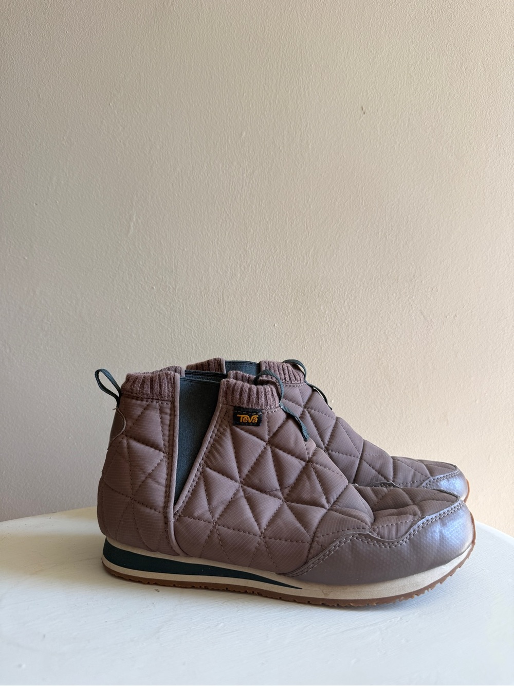 Teva Quilted Slip-On Ankle Boots in Taupe Brown Women’s 8